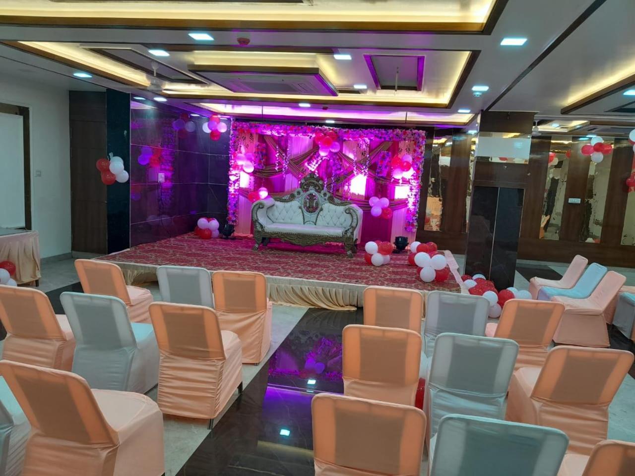 Rich Grand Hotel Agra  Exterior photo