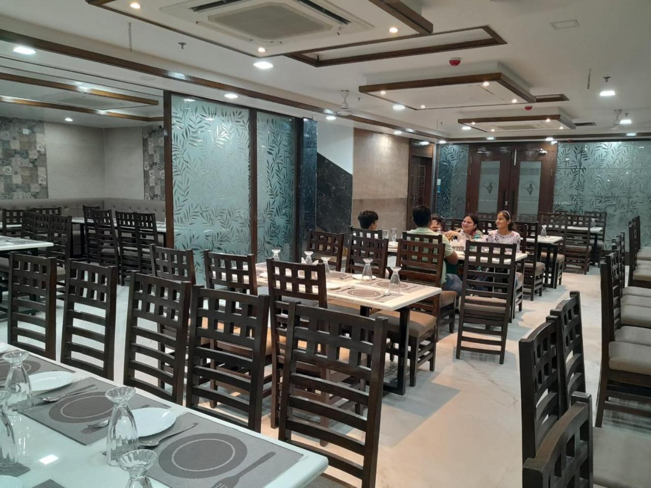 Rich Grand Hotel Agra  Exterior photo