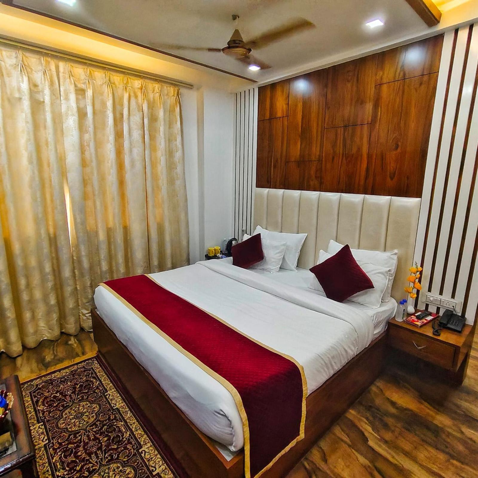 Rich Grand Hotel Agra  Exterior photo