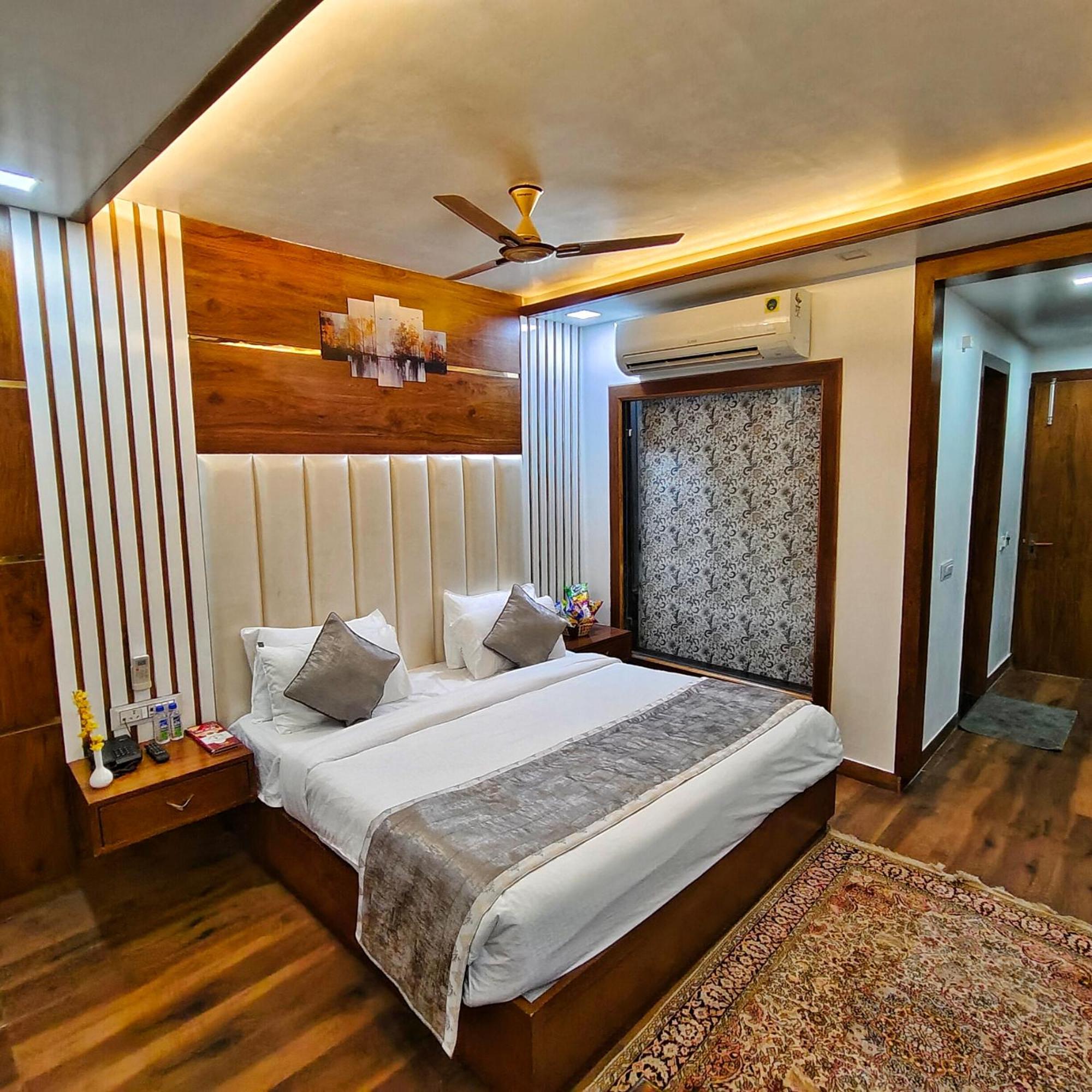 Rich Grand Hotel Agra  Exterior photo