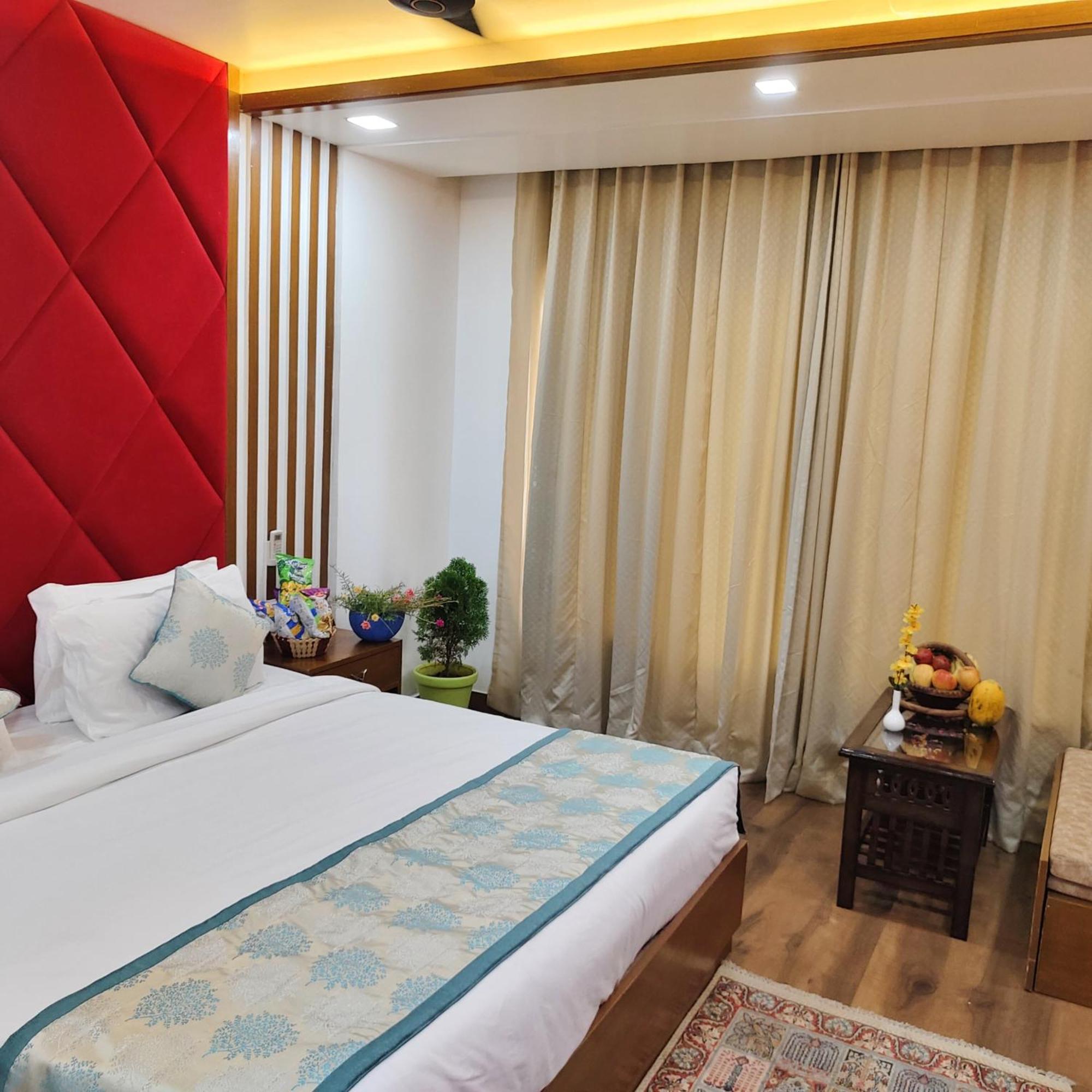 Rich Grand Hotel Agra  Exterior photo