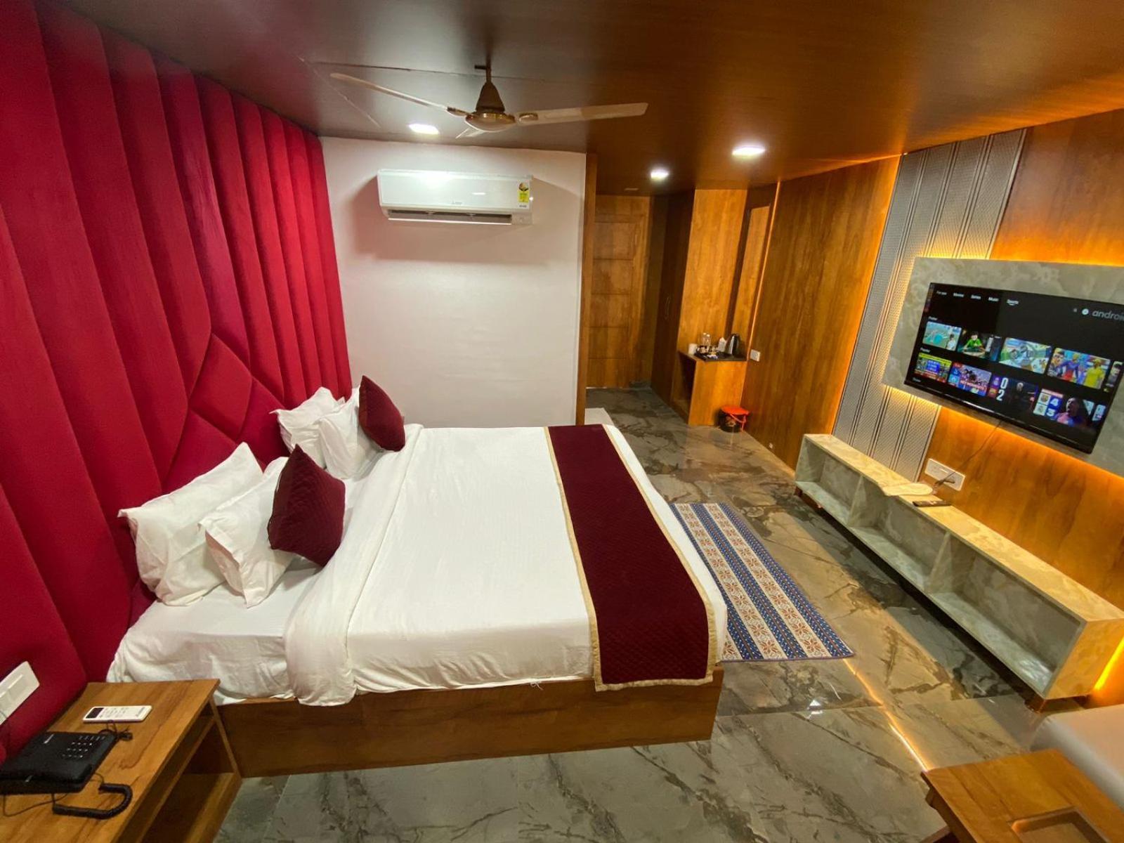 Rich Grand Hotel Agra  Exterior photo